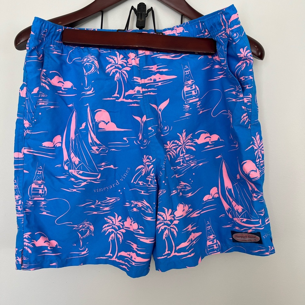 Youth SZ 16 Vineyard Vines swim trunks- with mesh
